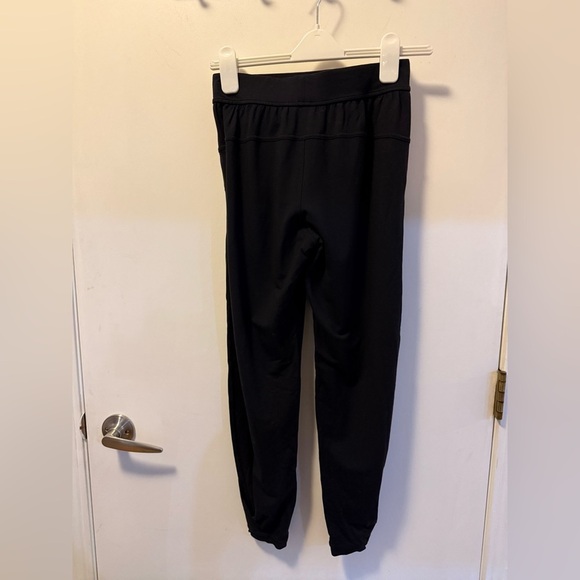 Lululemon Black Twisted & Tucked Pants, Size 2 - Picture 7 of 8